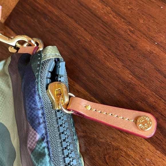 EUC MZ WALLACE MEDIUM CAMO METRO QUILTED TOTE - Picture 10 of 13